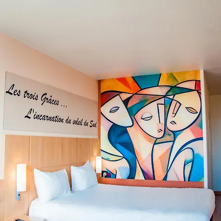 Ibis Centre Comedie 3*