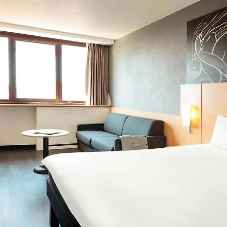 Ibis Centre Comedie Hotel
