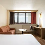 Ibis Centre Comedie מלון