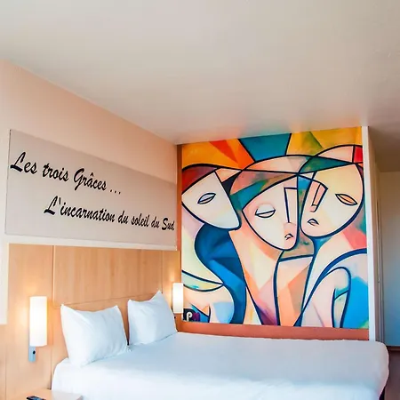 Ibis Centre Comedie Hotel 3*