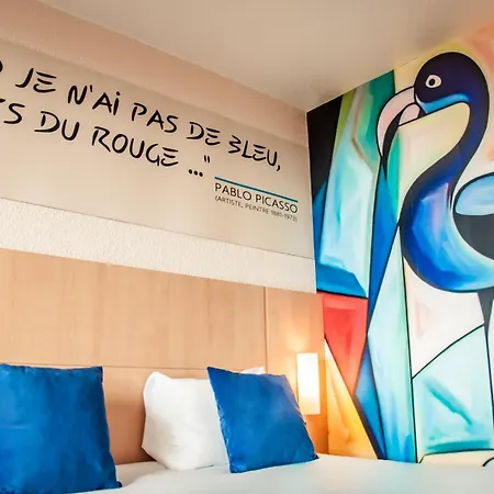 Ibis Centre Comedie Hotel 3*