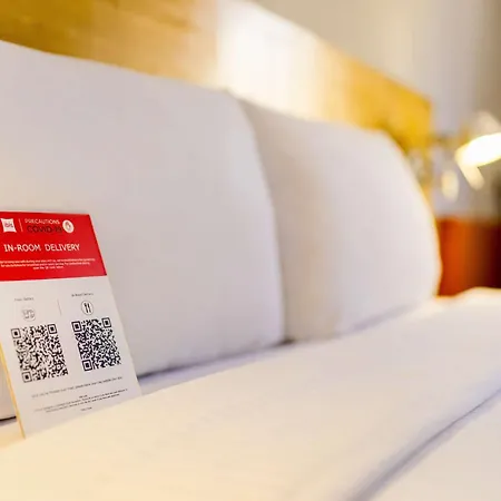 Ibis Centre Comedie Hotel 3*