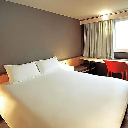Ibis Centre Comedie 3*