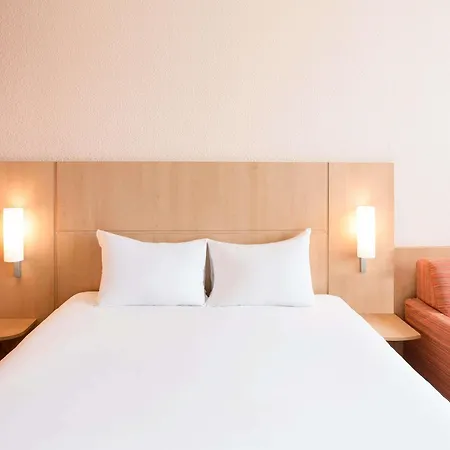 Ibis Centre Comedie 3*