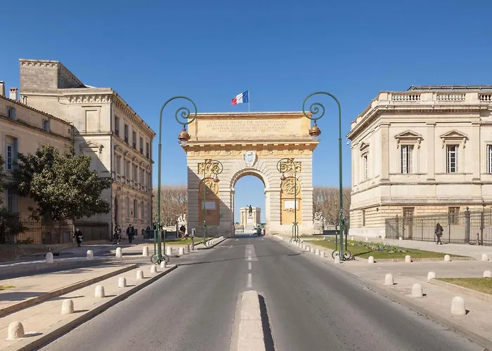 Ibis Centre Comedie Hotel 3*