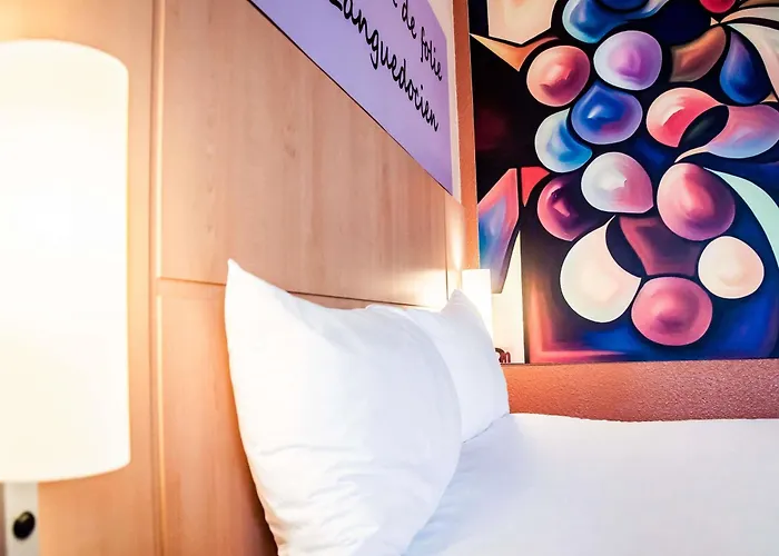 Ibis Centre Comedie Hotel 3*