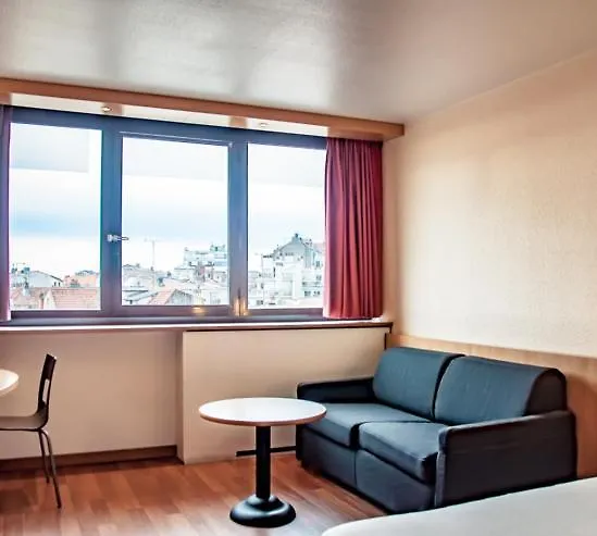 Hotel Ibis Centre Comedie 3*